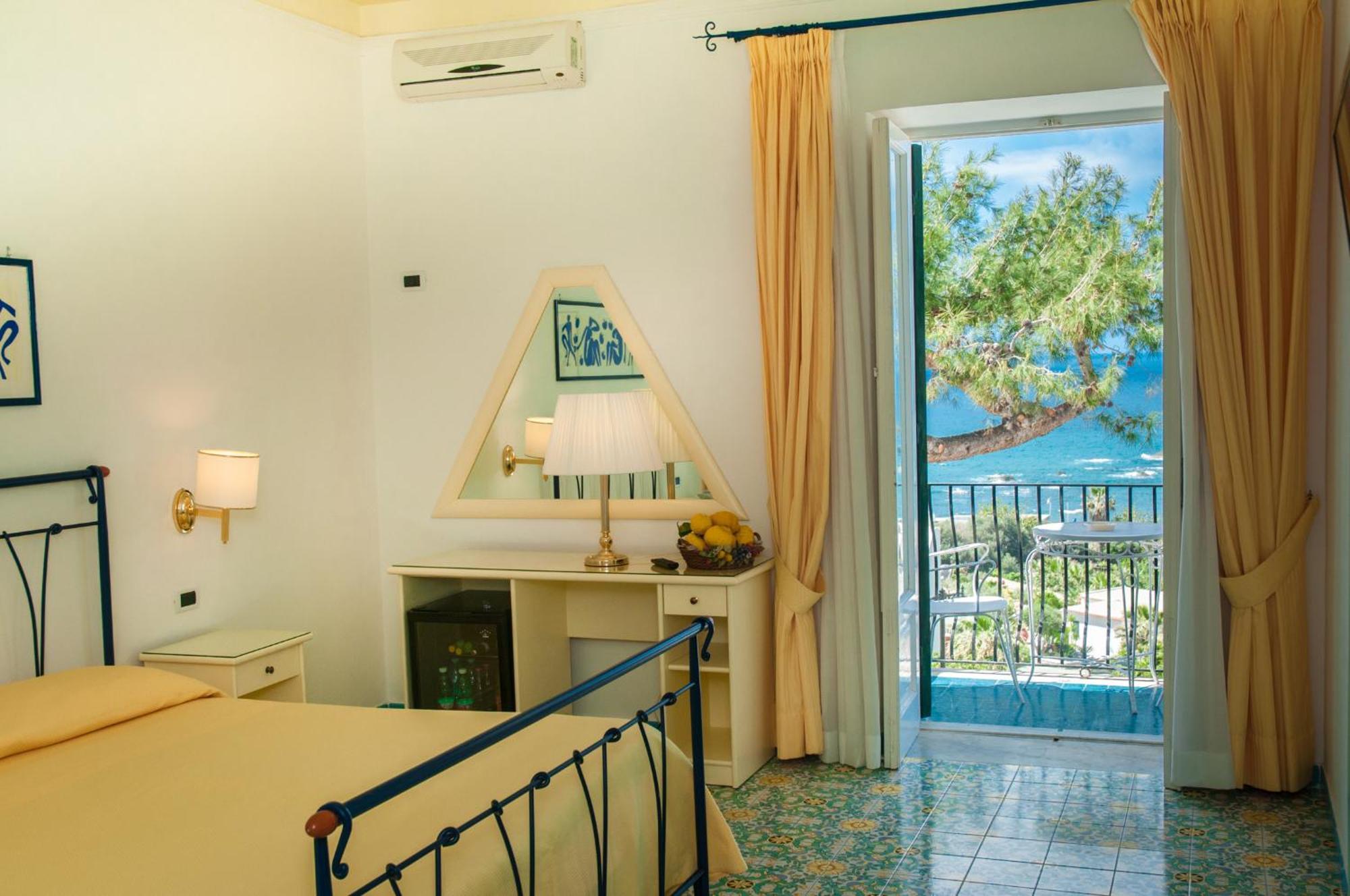 Hotel Villa Bianca Forio di Ischia Kültér fotó